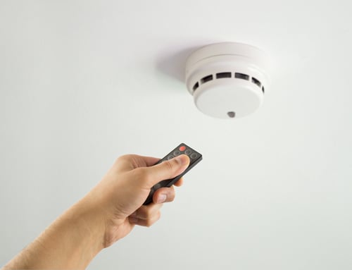 Wireless - remote control controlling an smoke detector
