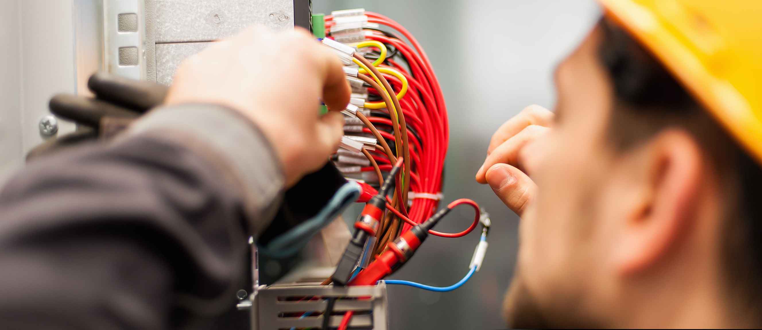 10 Tips For Finding The Right Electrical Contractor For Your Project