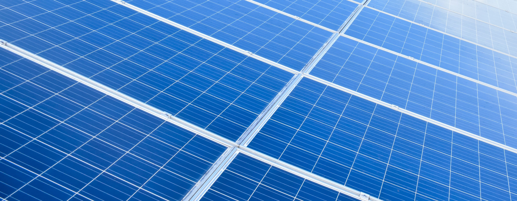 3 Ways Solar Panels Help Buildings Save on Power Bills in Summer